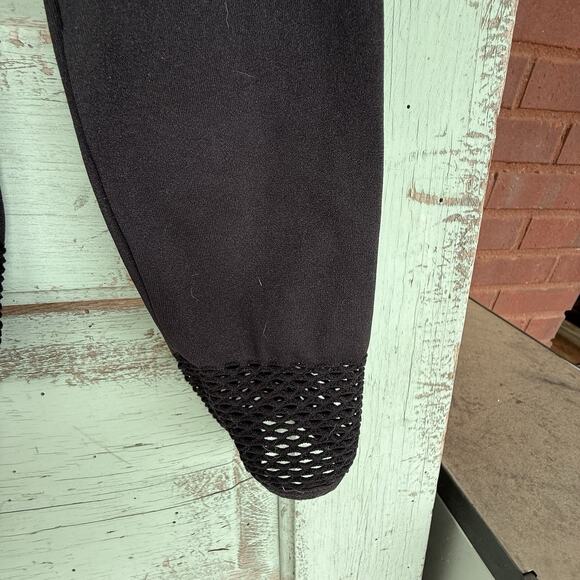 Fabletics Black Megan Seamless Pullover Hooded Activewear Mesh Trim Top‎ Medium - Picture 4 of 9